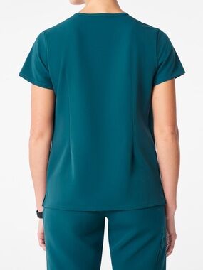 Catarina one pocket scrub top